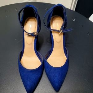 Aldo size 7 navy blue pump heels